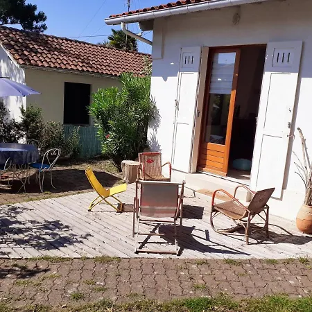 Holiday home Charmante Maison Dans Le Parc De Royan